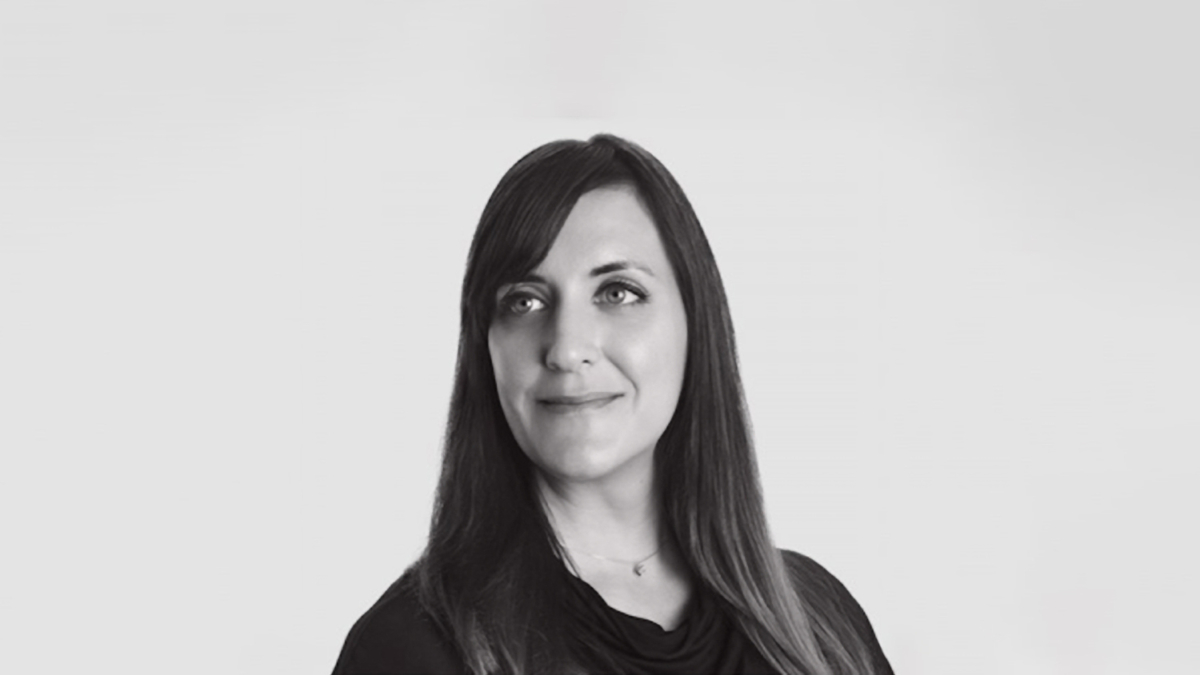 Lesley Gray Headshot website banner 2