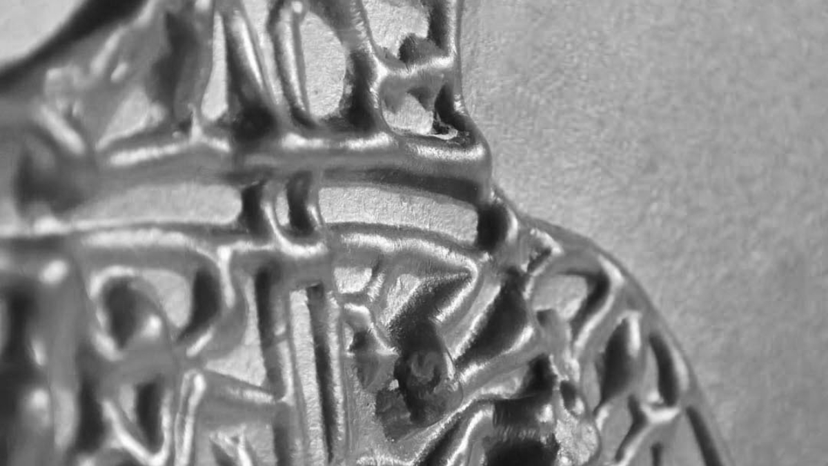 Rel001 Falconemboss Detail1