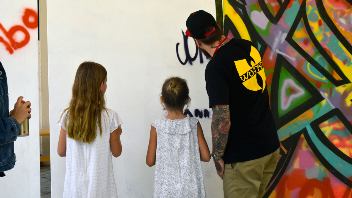 Tags And Murals 1500X844